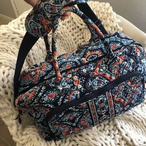 Vera Bradley travel bag